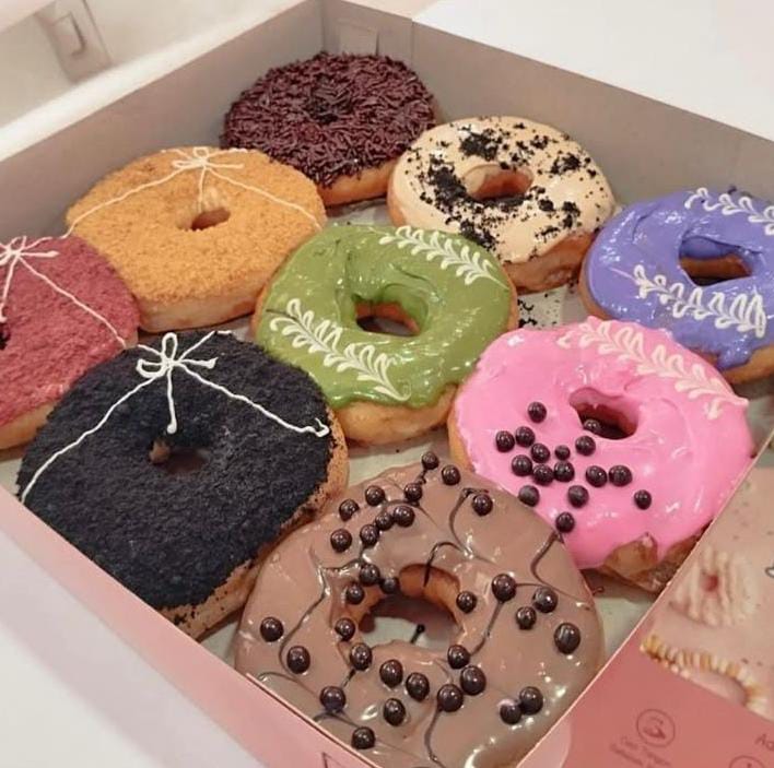 Donat topping isi 9